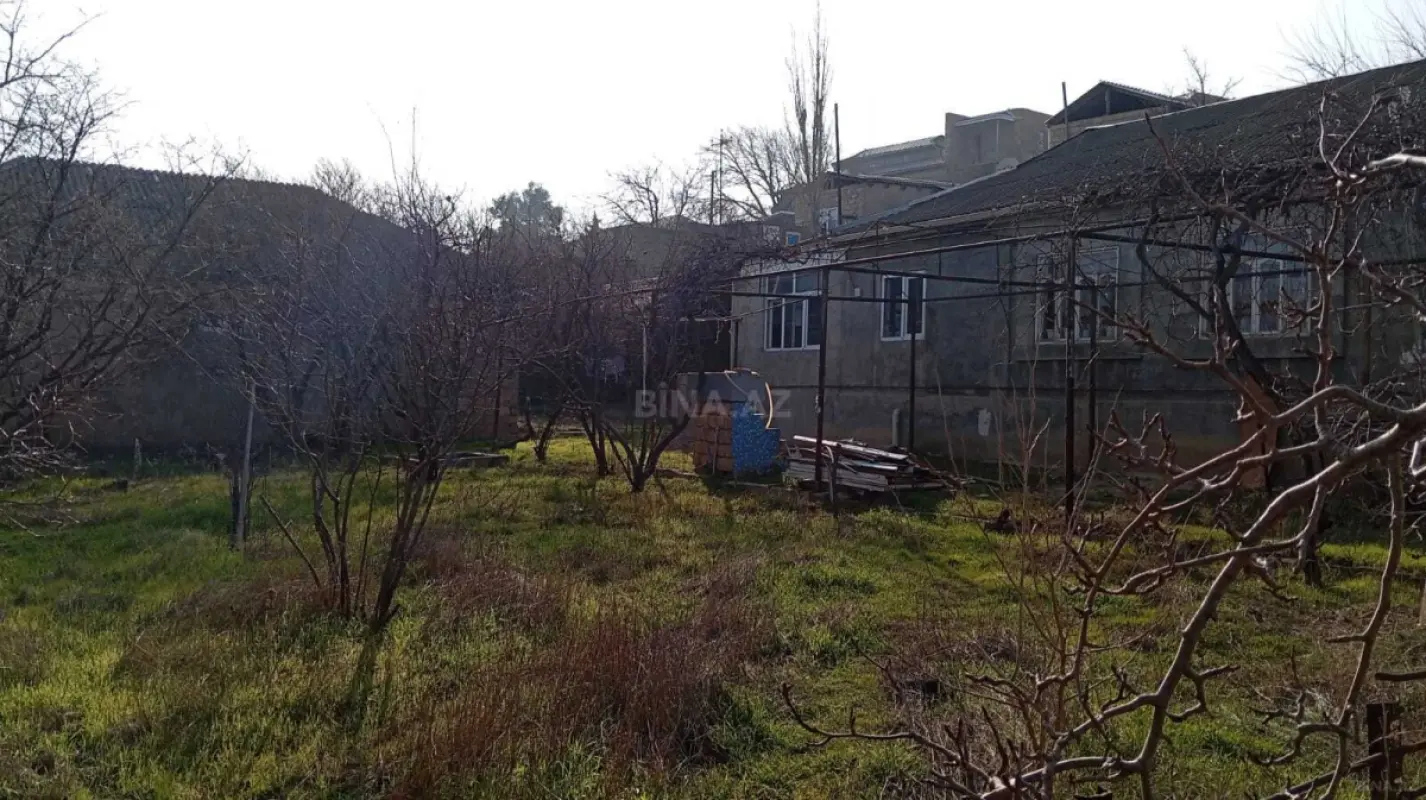 Satılır 4 otaqlı həyət evi 300 m²