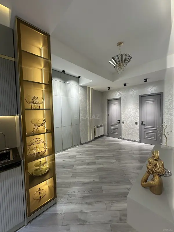 Satılır 3 otaqlı mənzil 114 m²
