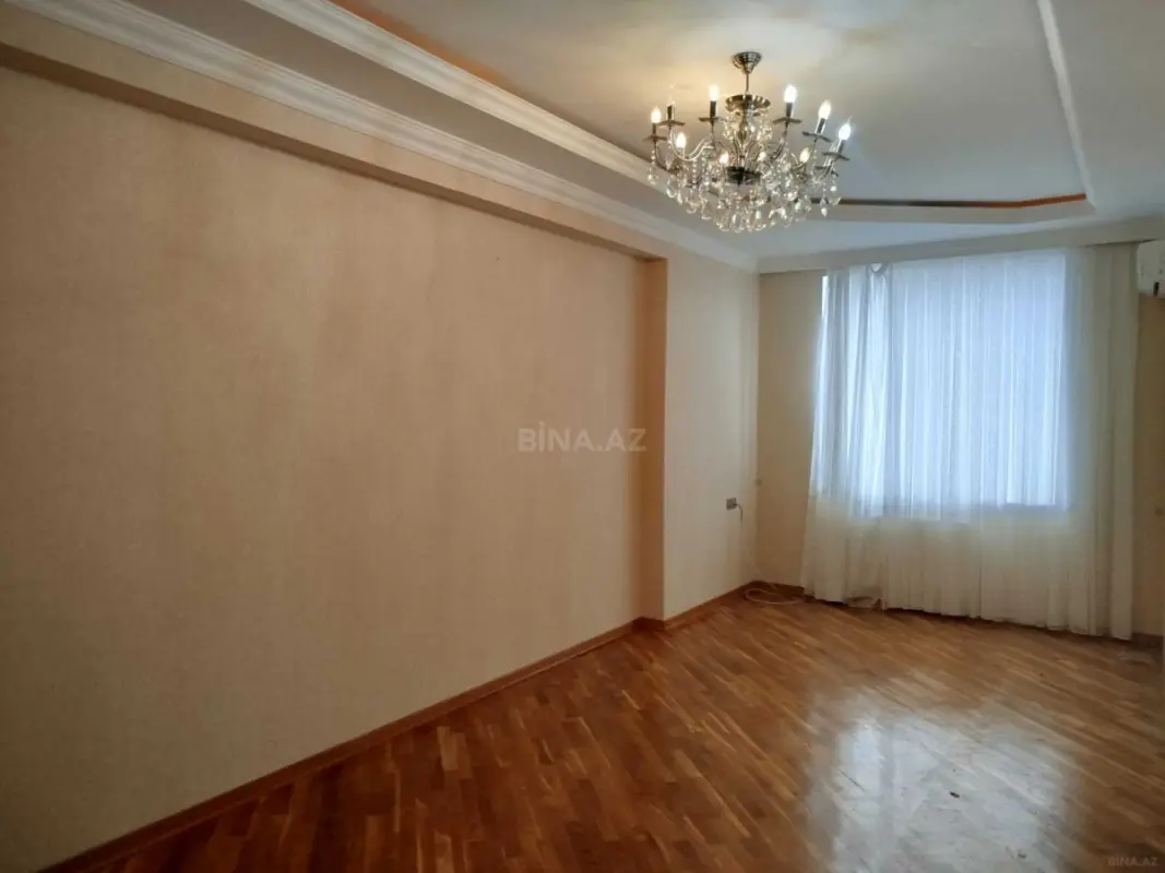 Satılır 3 otaqlı mənzil 105 m²