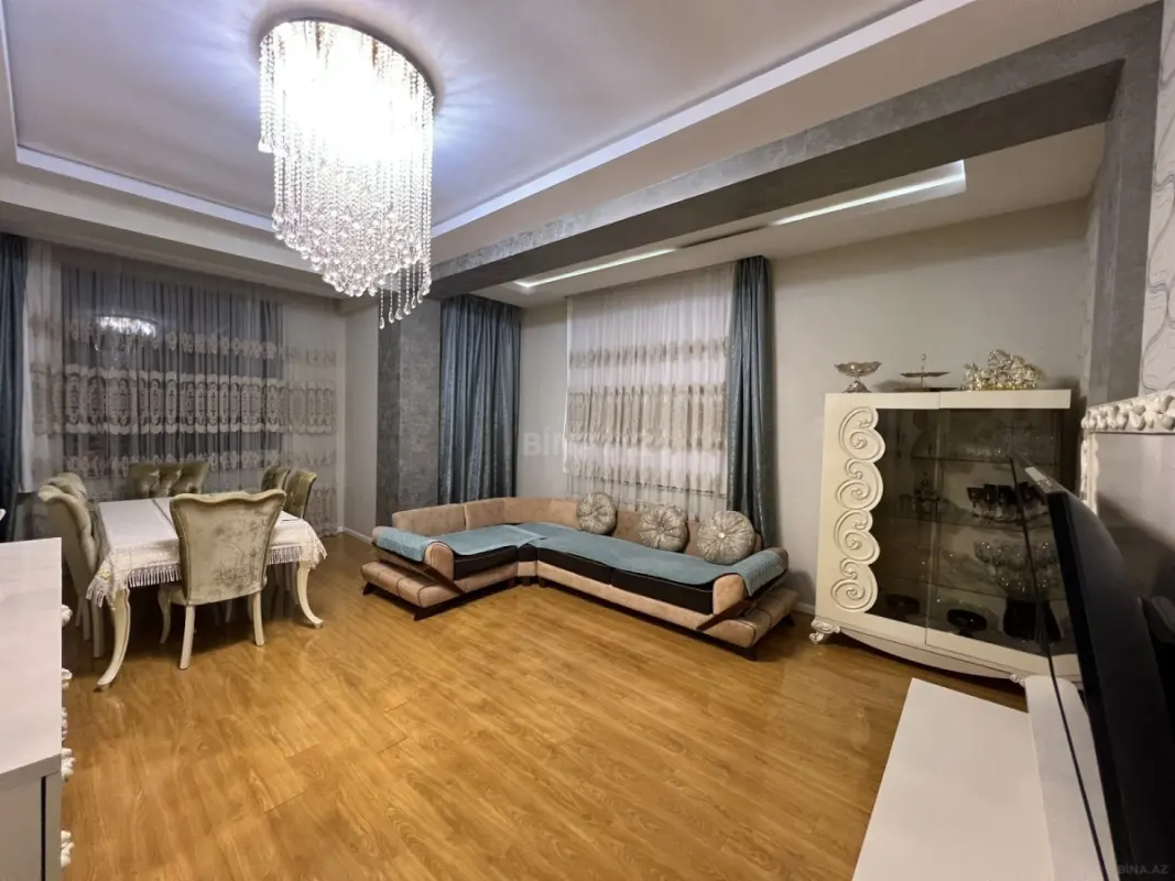 Satılır 3 otaqlı mənzil 117 m²