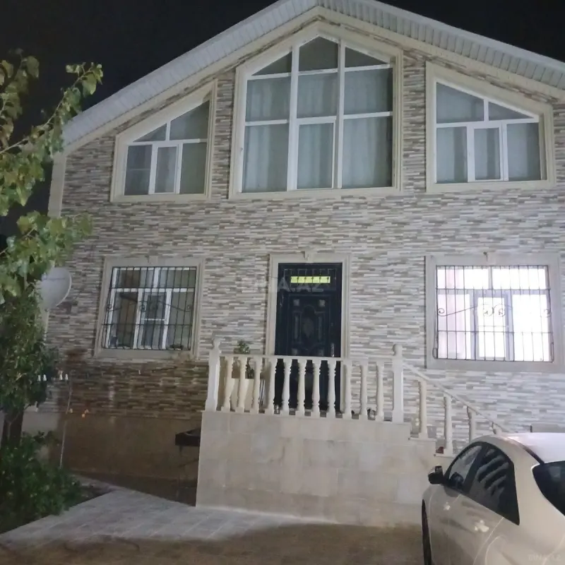 Satılır 6 otaqlı həyət evi 250 m²