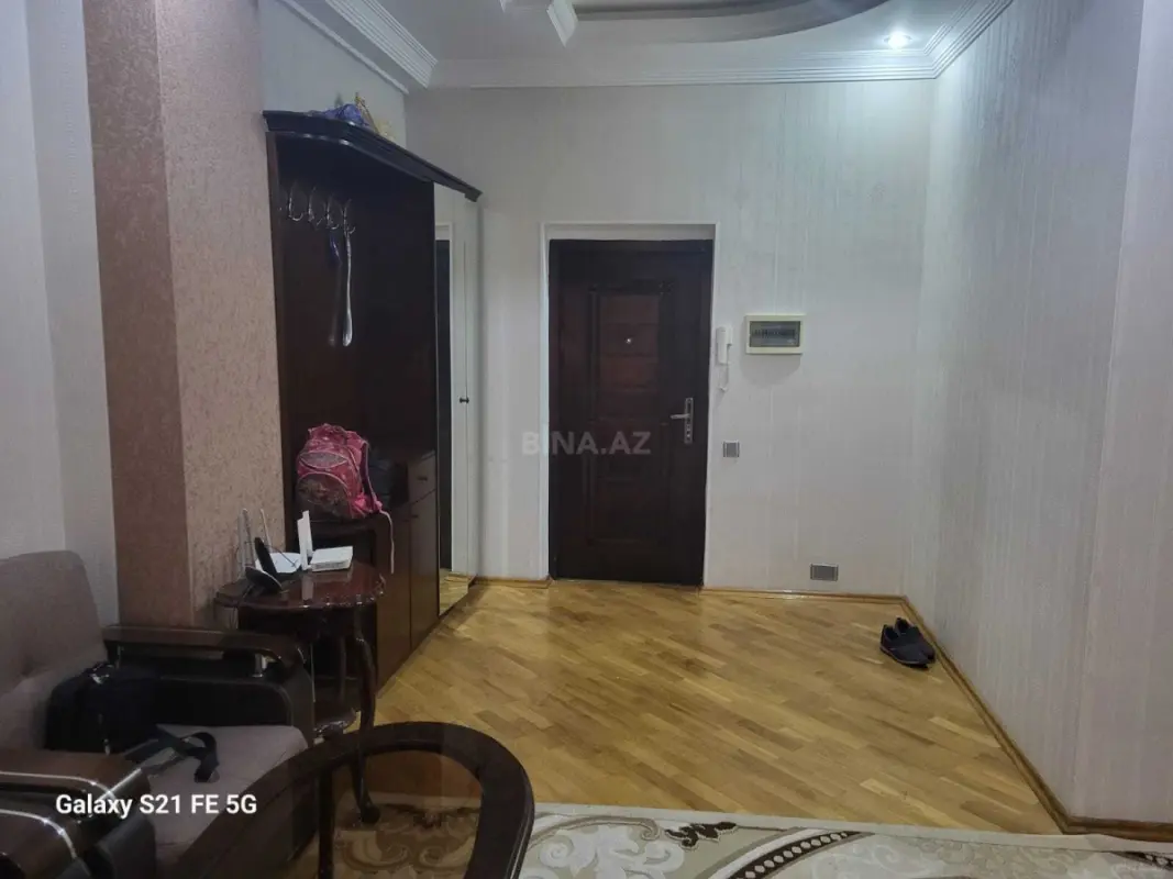Kirayə verilir 3 otaqlı mənzil 140 m²