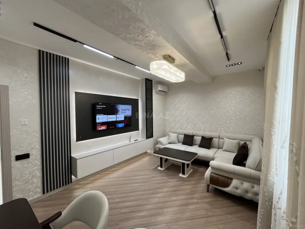 Satılır 3 otaqlı mənzil 92 m²