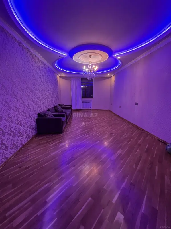 Satılır 3 otaqlı mənzil 146 m²