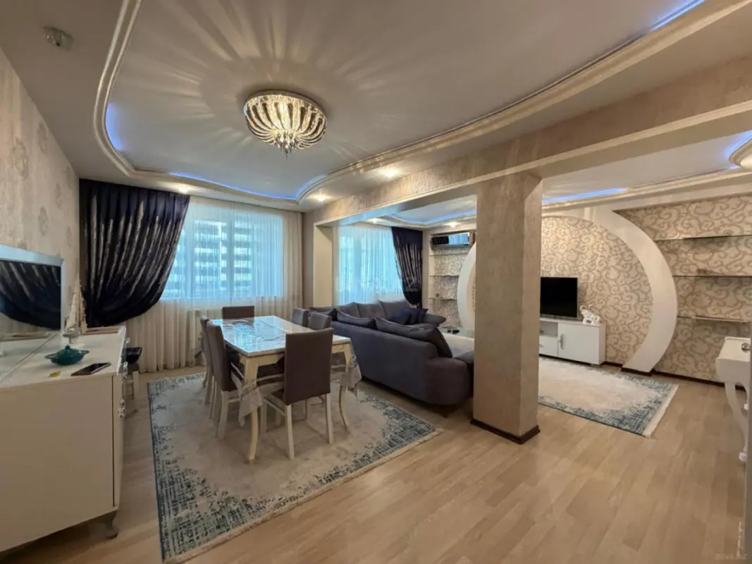 Satılır 5 otaqlı mənzil 125 m²