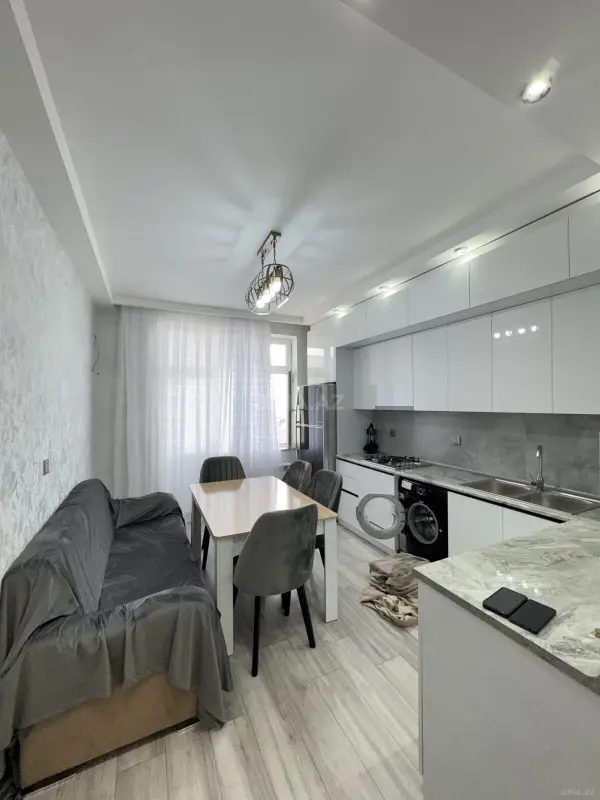 Kirayə verilir 2 otaqlı mənzil 90 m²