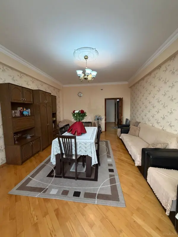 Satılır 3 otaqlı mənzil 114 m²