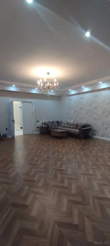 Kirayə verilir 3 otaqlı mənzil 130 m²