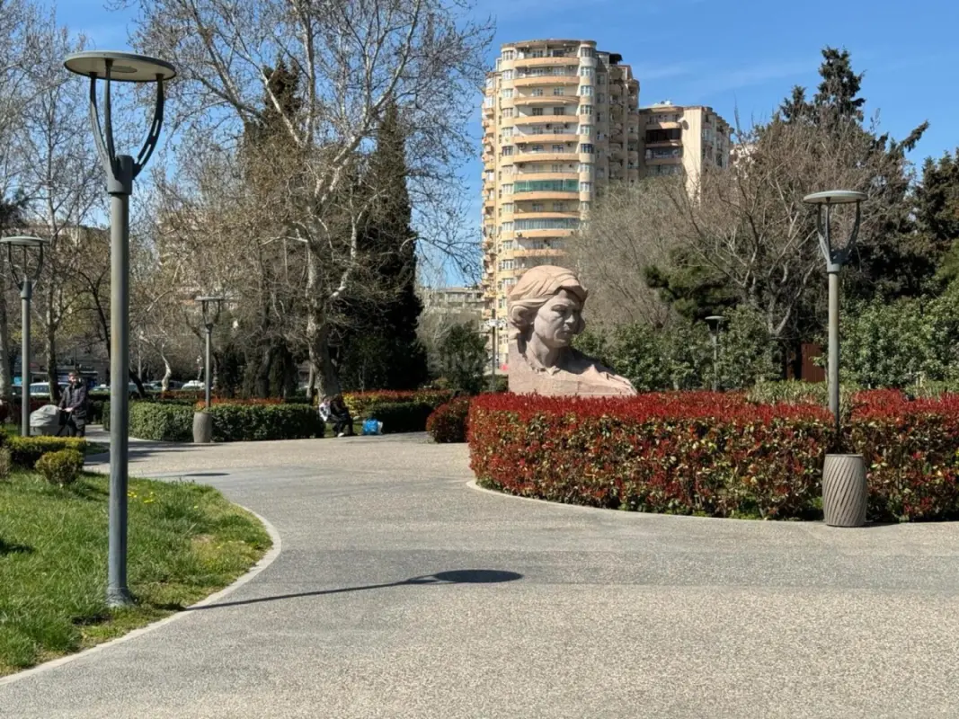 Satılır 2 otaqlı mənzil 70 m²