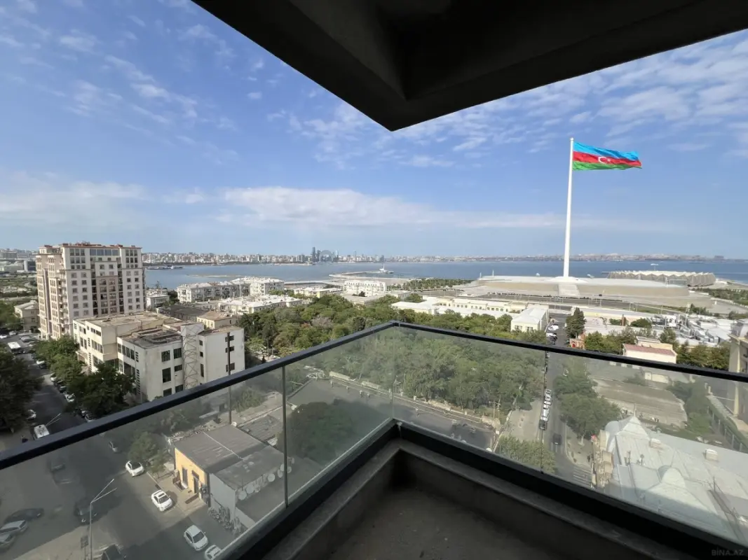 Satılır 3 otaqlı mənzil 180 m²