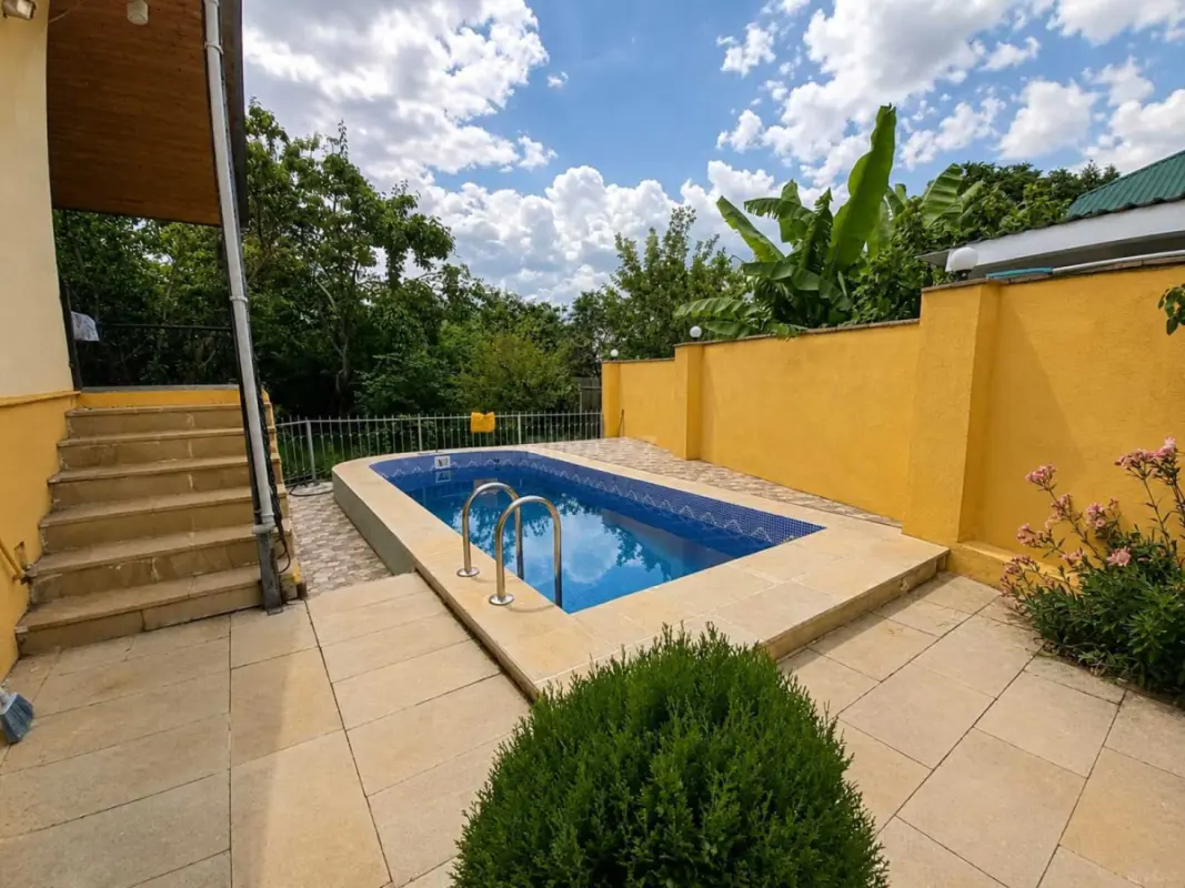 Kirayə verilir 6 otaqlı həyət evi 120 m²