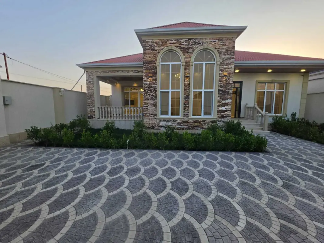 Satılır 4 otaqlı həyət evi 135 m²