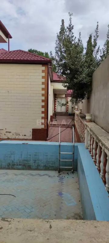Satılır 6 otaqlı həyət evi 236 m²