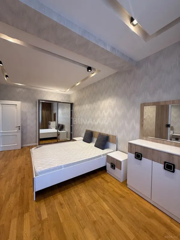 Satılır 3 otaqlı mənzil 128 m²