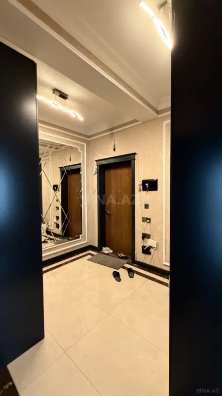 Satılır 2 otaqlı mənzil 105 m²