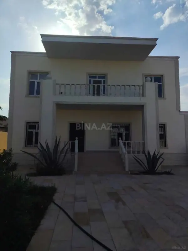 Satılır 6 otaqlı həyət evi 242 m²