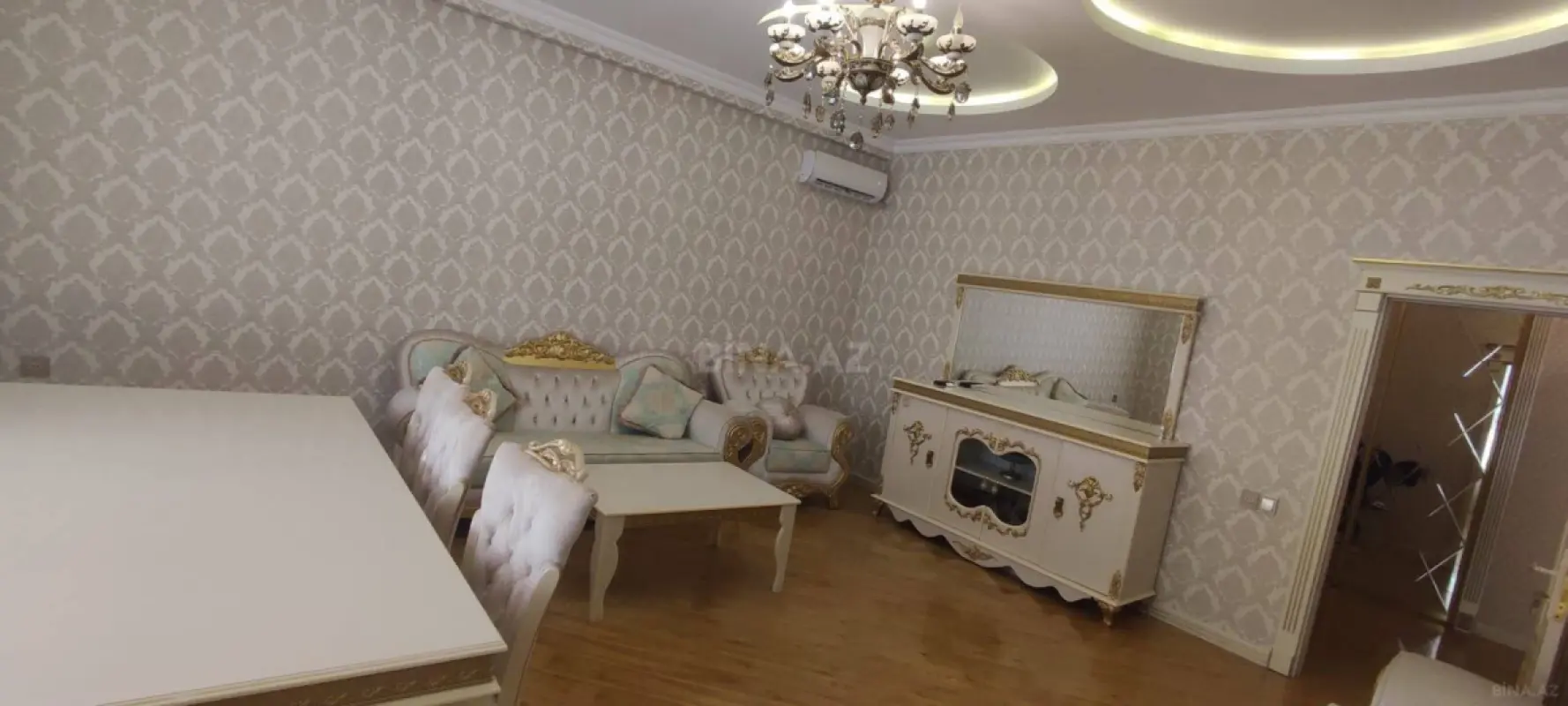 Satılır 2 otaqlı mənzil 98 m²