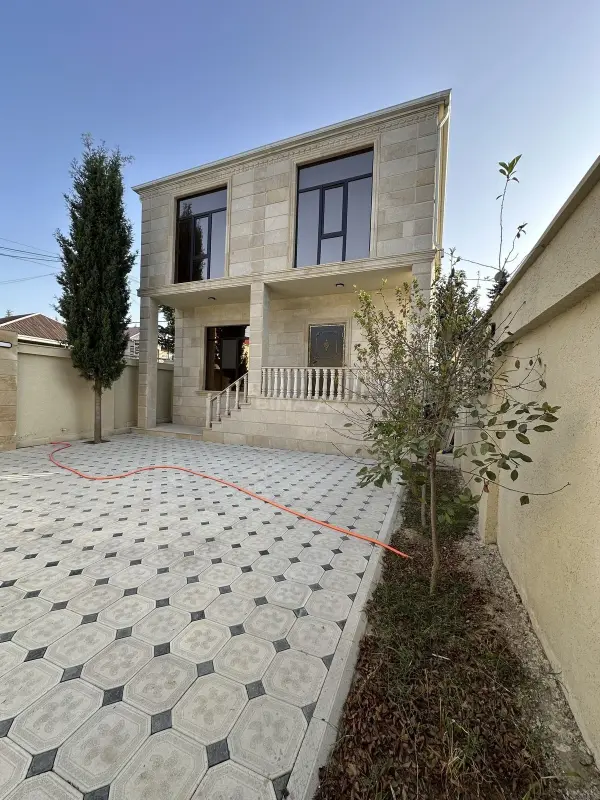 Satılır 5 otaqlı həyət evi 200 m²