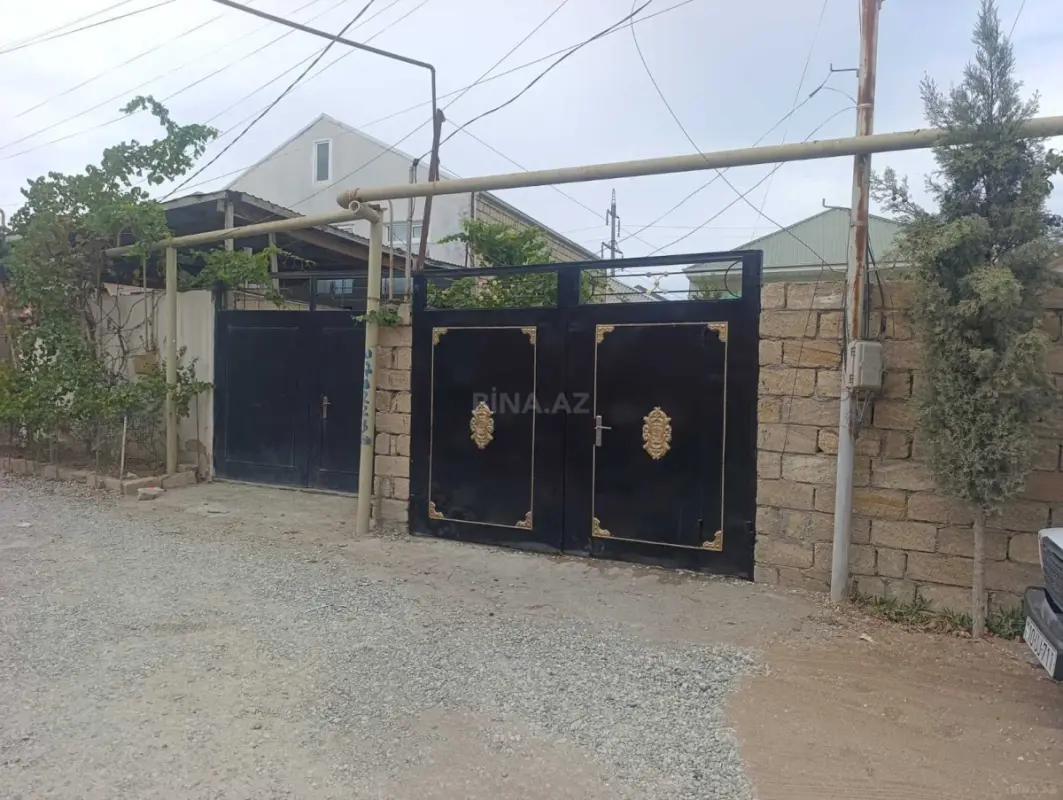 Satılır 7 otaqlı həyət evi 200 m²