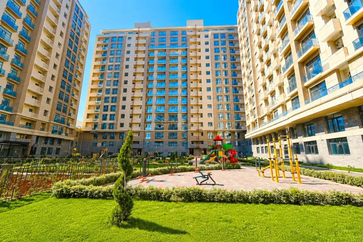 Satılır 5 otaqlı mənzil 268 m²