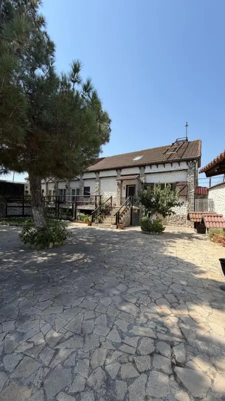 Satılır 7 otaqlı həyət evi 200 m²
