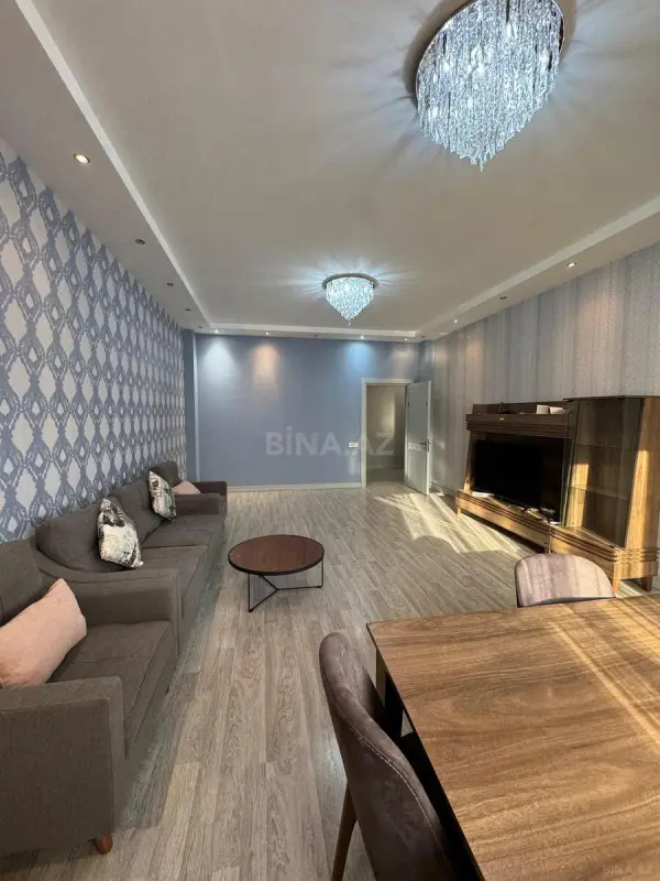 Kirayə verilir 3 otaqlı mənzil 127 m²
