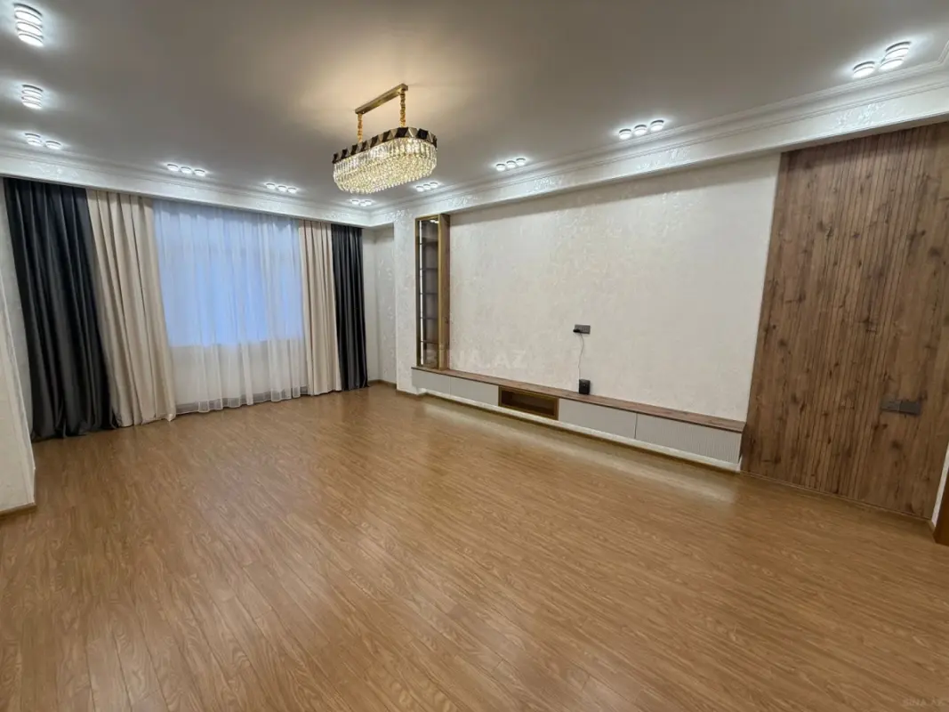 Satılır 3 otaqlı mənzil 138 m²
