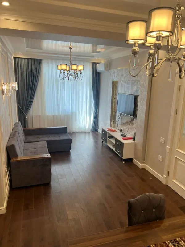 Kirayə verilir 2 otaqlı mənzil 95 m²