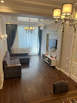 Kirayə verilir 2 otaqlı mənzil 95 m² — Bakı 2 otaq 95.00 m²