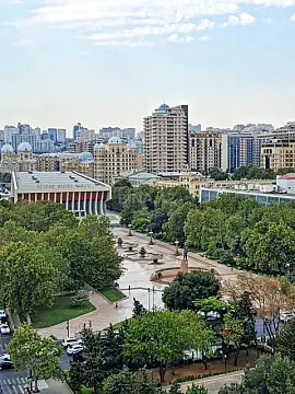 Satılır 4 otaqlı mənzil 200 m² — Bakı 4 otaq 200.00 m²