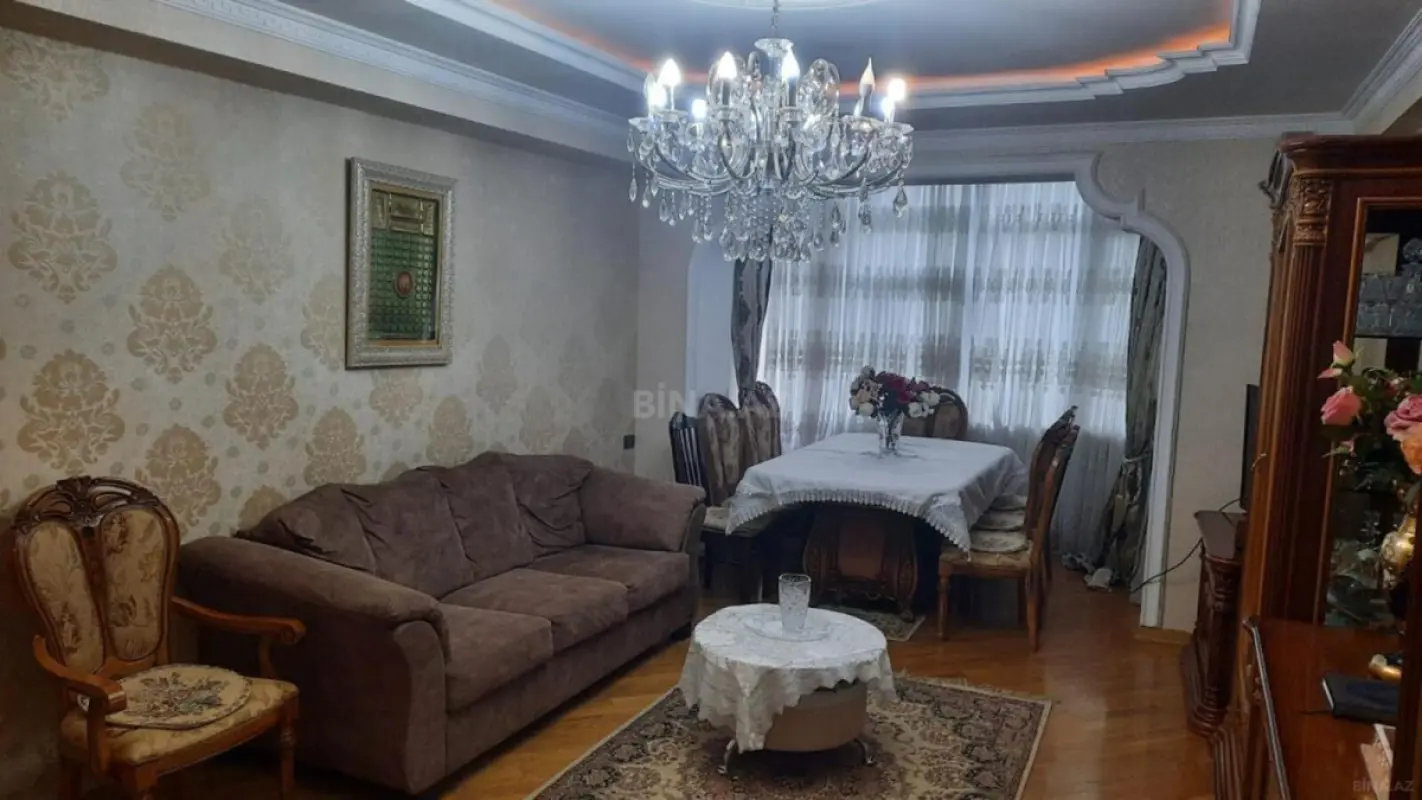 Satılır 3 otaqlı mənzil 110 m²