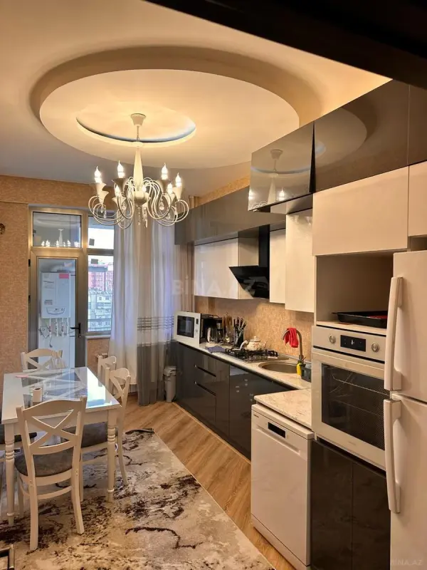 Kirayə verilir 2 otaqlı mənzil 90 m²