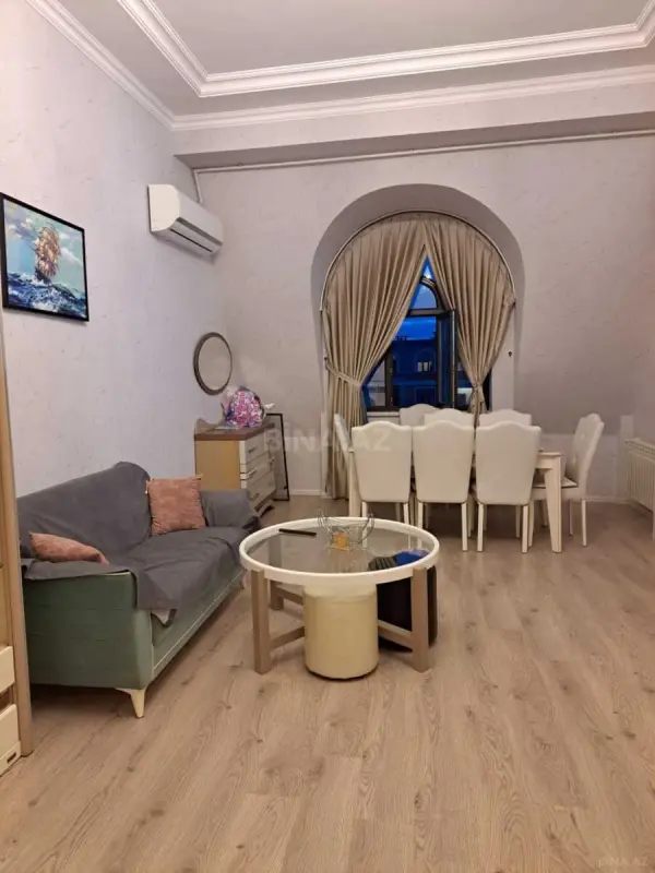 Kirayə verilir 3 otaqlı mənzil 106.6 m²