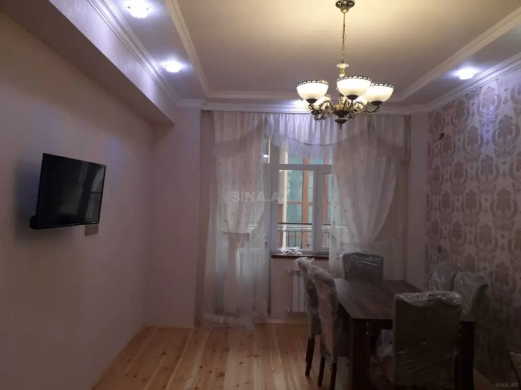 Kirayə verilir 2 otaqlı mənzil 80 m²