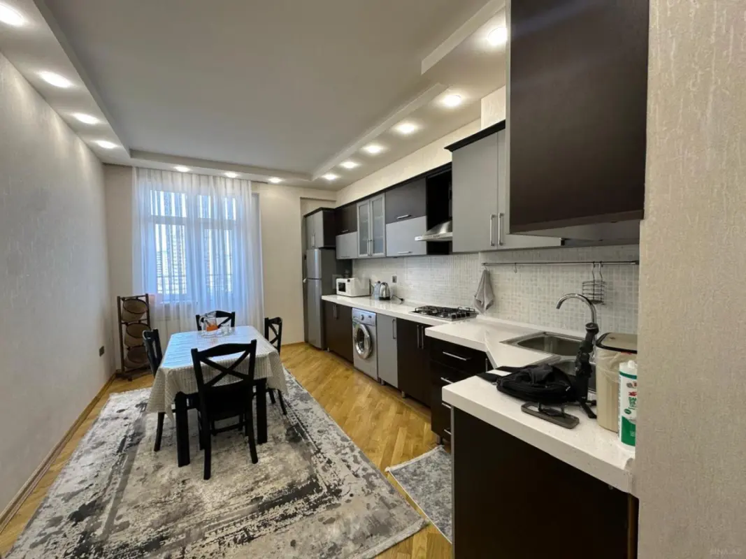 Kirayə verilir 2 otaqlı mənzil 103 m²