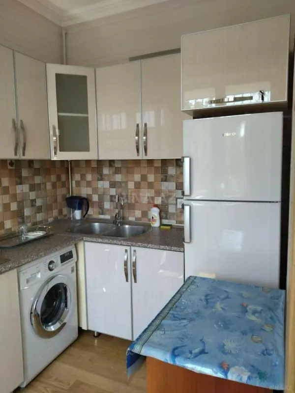 Kirayə verilir 1 otaqlı mənzil 50 m²