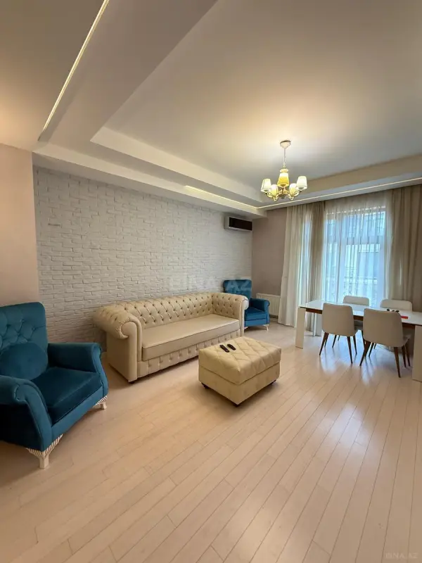 Kirayə verilir 4 otaqlı mənzil 170 m²