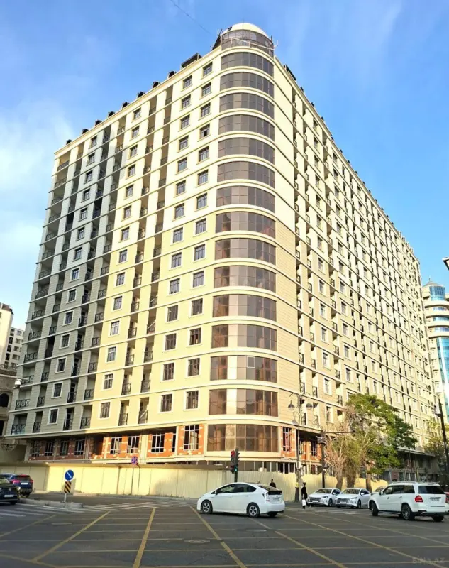 Satılır 3 otaqlı mənzil 158 m²