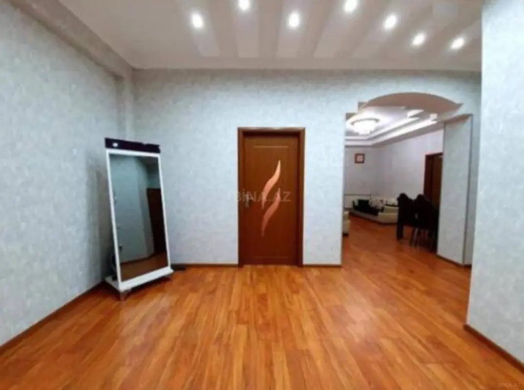Kirayə verilir 3 otaqlı mənzil 105 m²