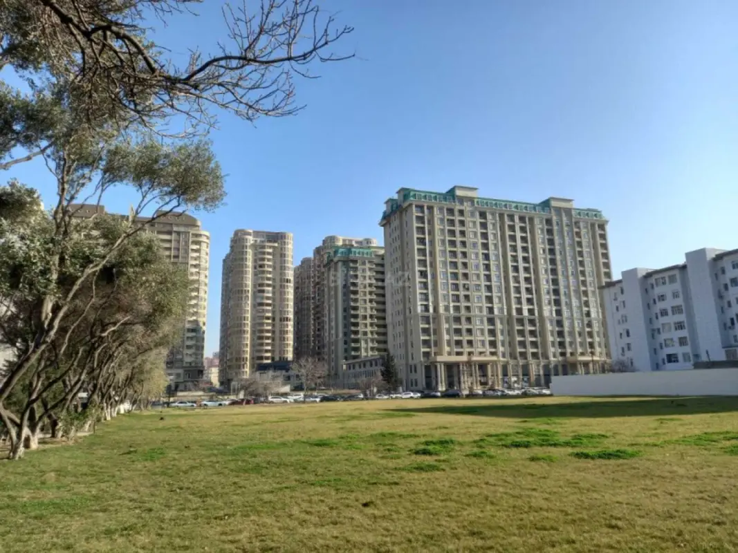 Kirayə verilir 2 otaqlı mənzil 85 m²