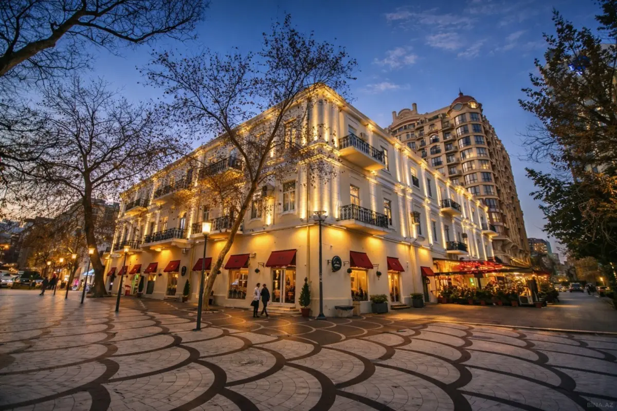 Satılır 4 otaqlı mənzil 210 m²