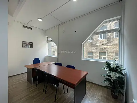 Kirayə verilir 4 otaqlı ofis 60 m² — Bakı, Sahil qəs. 4 otaq 60.00 m²