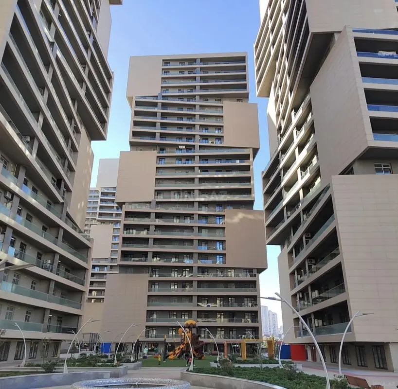 Satılır 2 otaqlı mənzil 66 m²