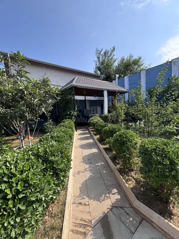 Satılır 6 otaqlı həyət evi 230 m²