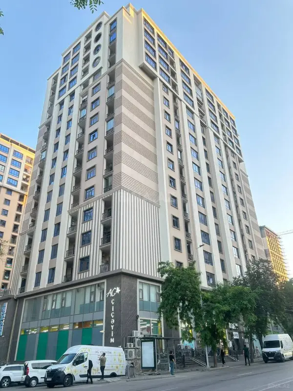 Satılır 3 otaqlı mənzil 154 m²