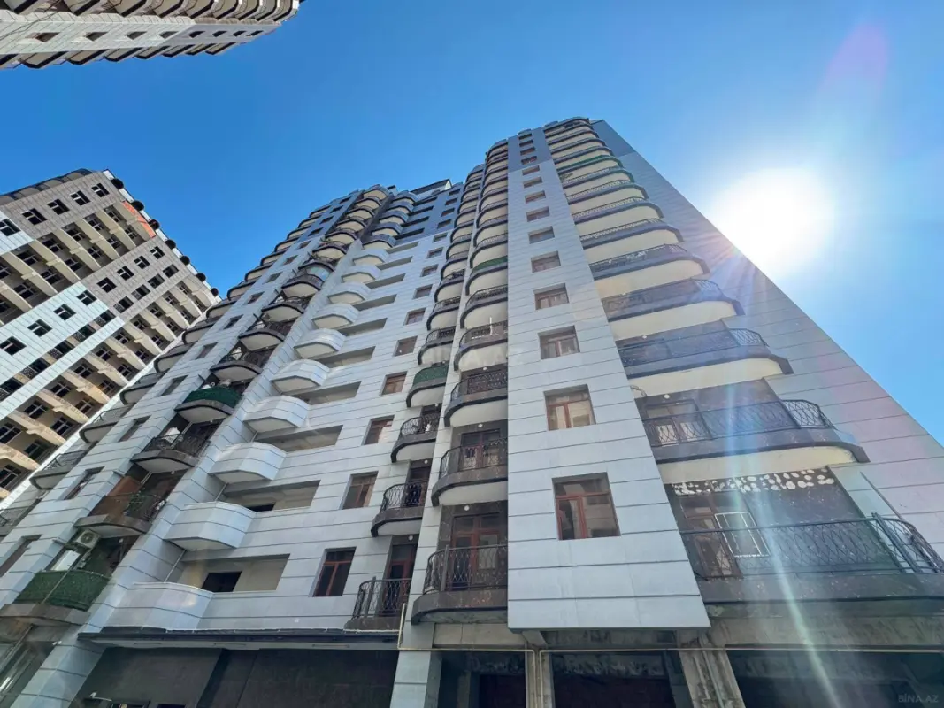 Satılır 3 otaqlı mənzil 118 m²