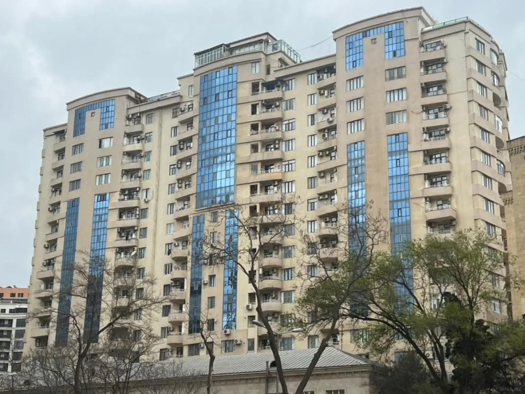 Kirayə verilir 3 otaqlı mənzil 160 m²