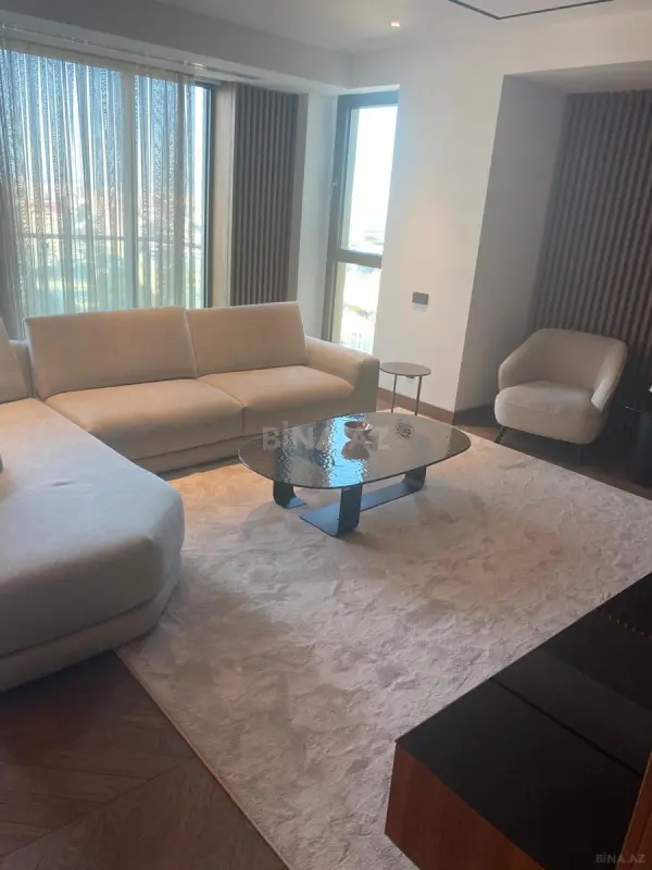 Kirayə verilir 3 otaqlı mənzil 200 m²
