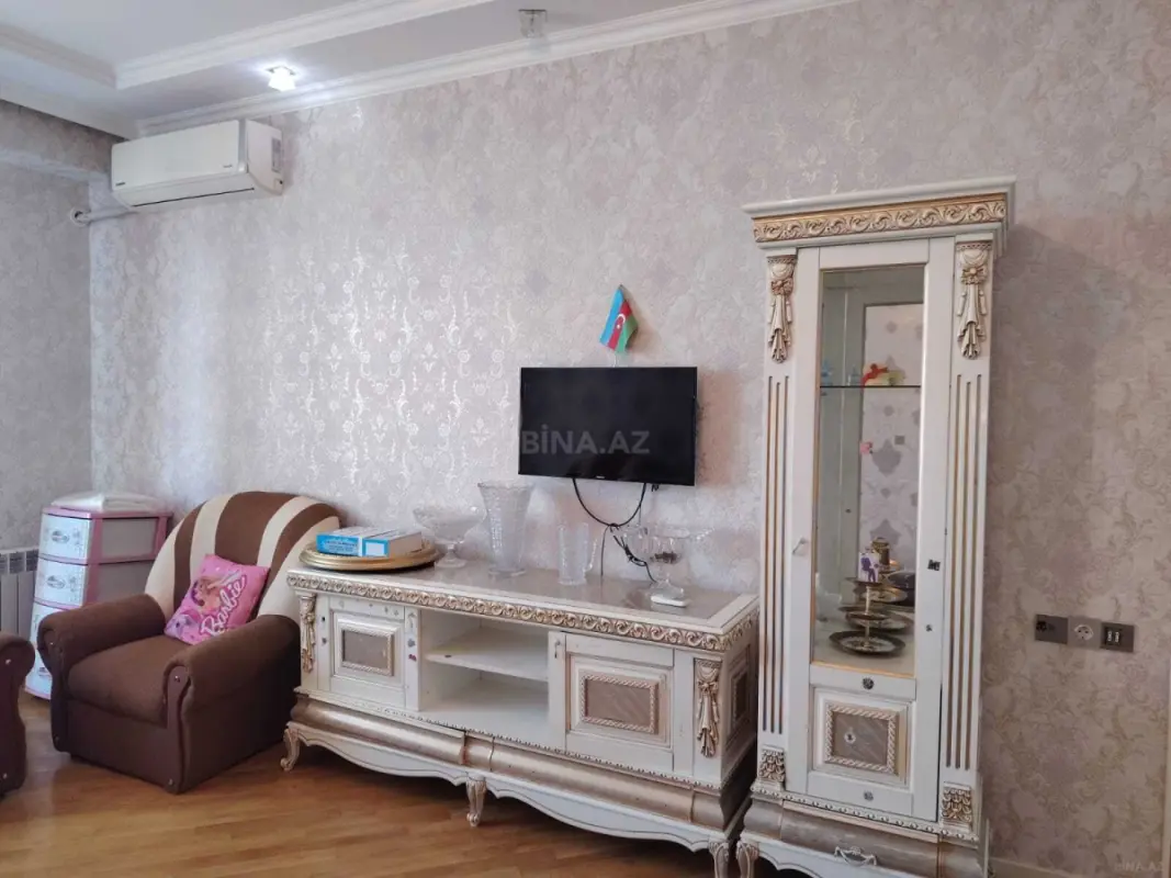 Kirayə verilir 2 otaqlı mənzil 80 m²