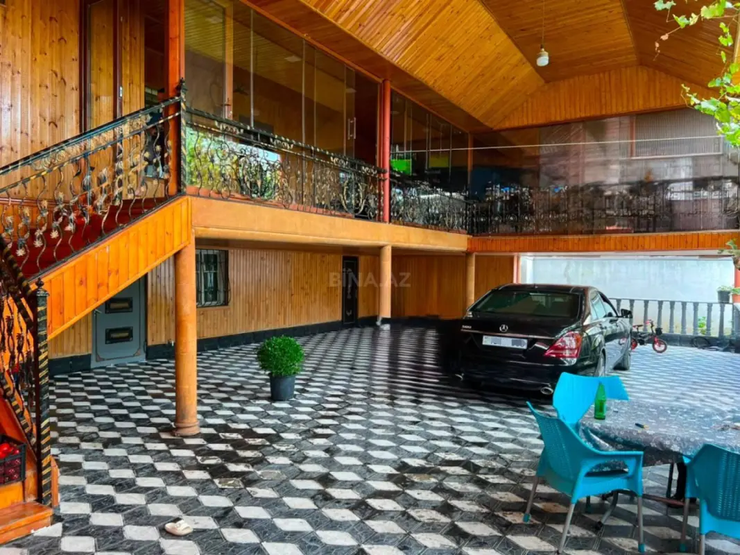 Satılır 5 otaqlı həyət evi 200 m²